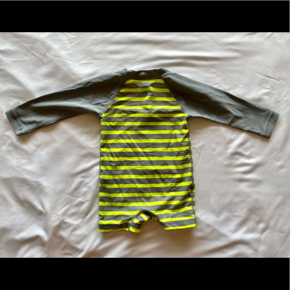 Tea Collection Sunday Stripes Rashguard - Picture 3 of 5